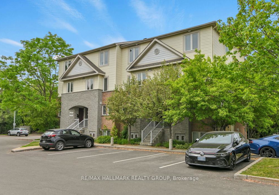 101-strathaven-private-ottawa-ontario-x13418660