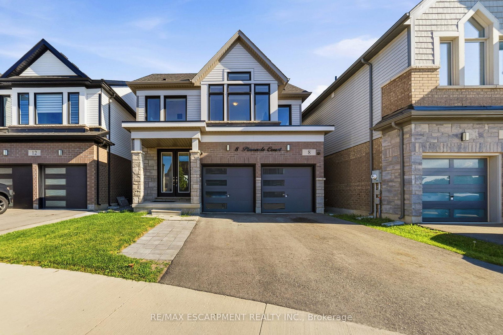 8-pinnacle-court-hamilton-ontario-x13418754