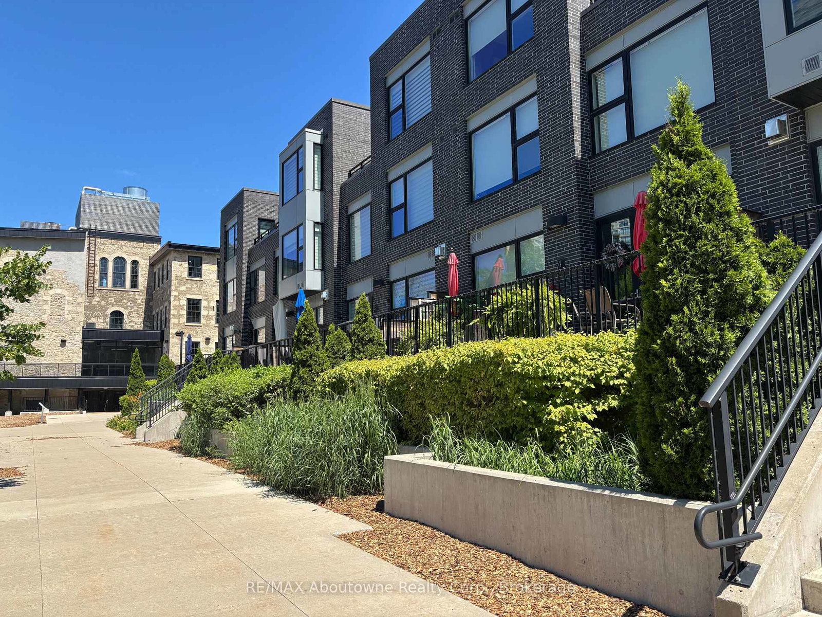 53-arthur-street-s-guelph-ontario-x13418946