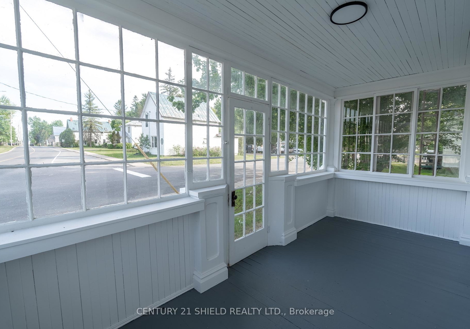 18491-hughie-munro-street-north-glengarry-ontario-x13419024