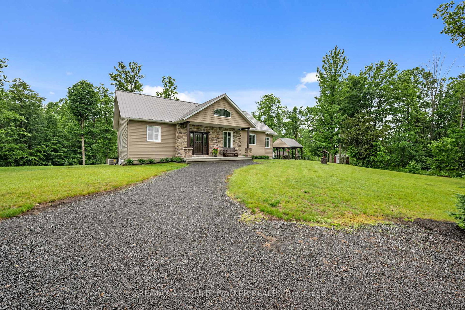 18668-kenyon-concession-2-road-north-glengarry-ontario-x13419188