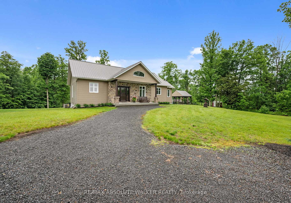 18668-kenyon-concession-2-road-north-glengarry-ontario-x13419188