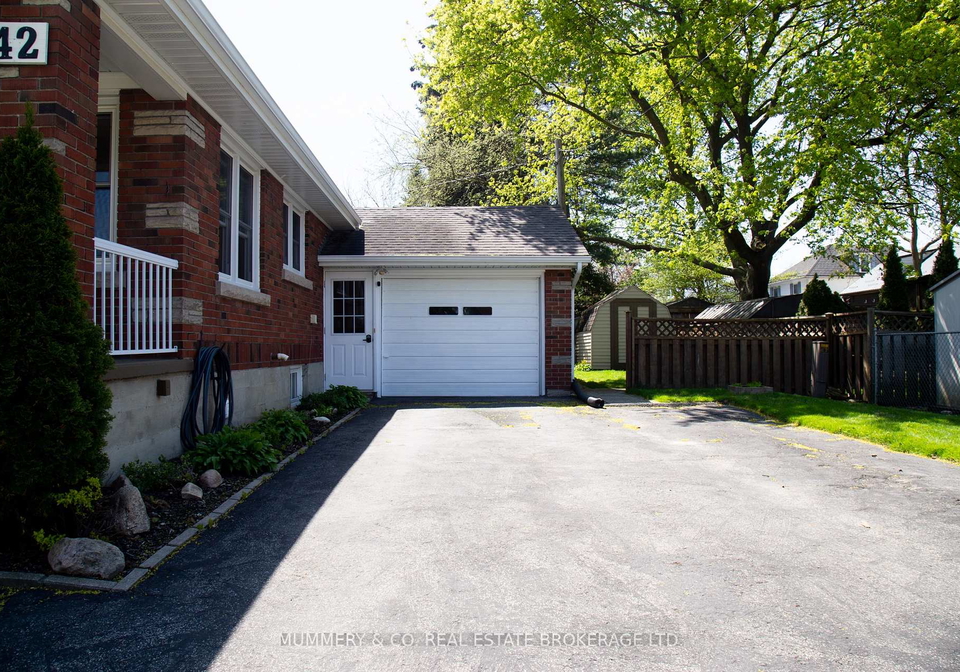 42-hawthorne-avenue-norfolk-ontario-x13420244