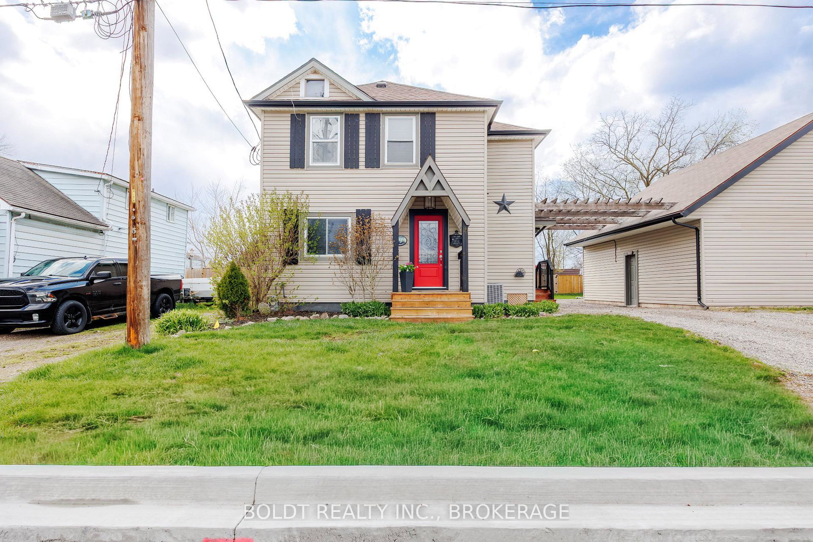 19-patricia-avenue-welland-ontario-x13420260