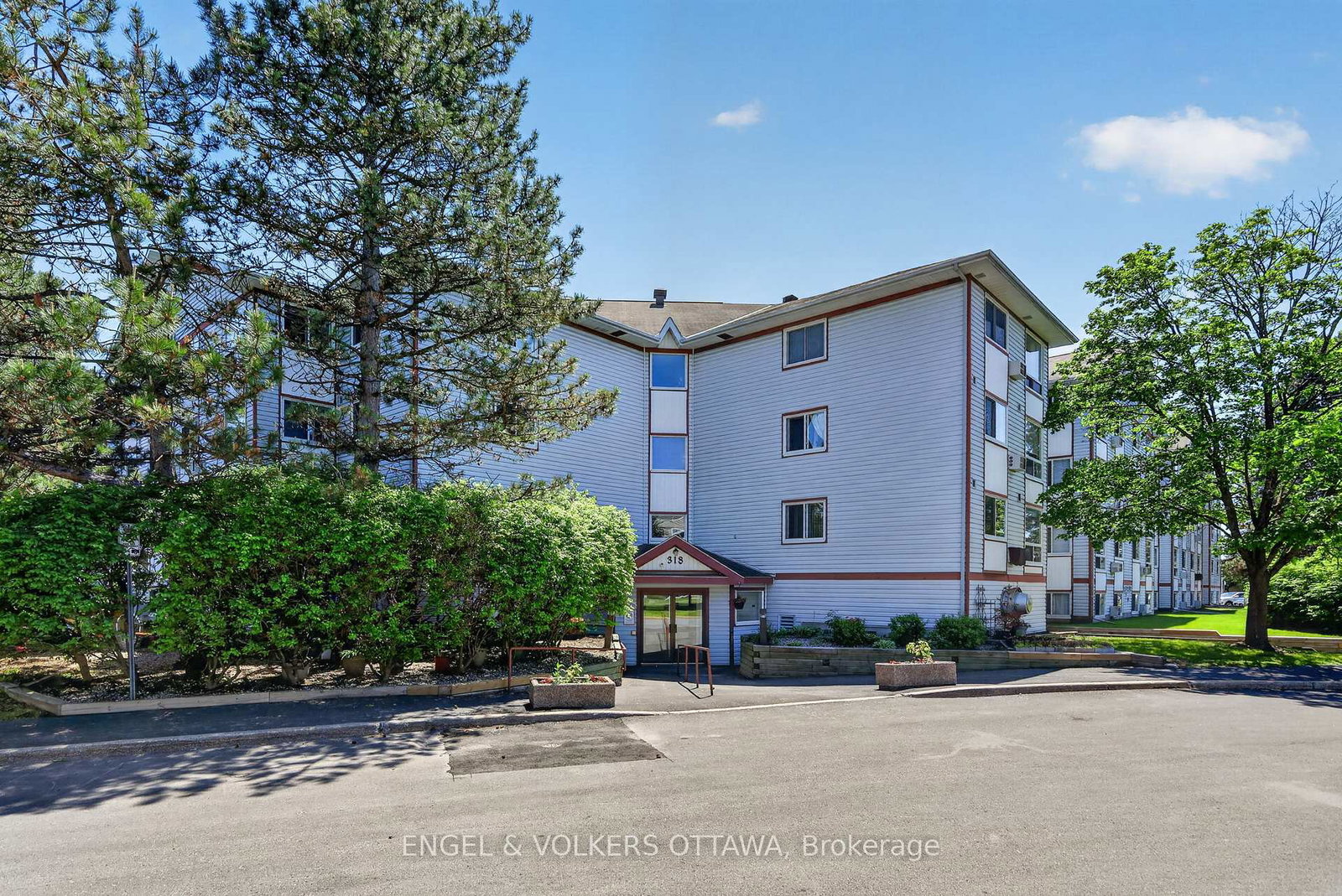 318-lorry-greenberg-drive-ottawa-ontario-x13420466