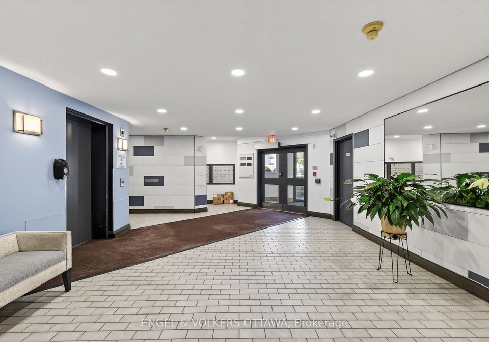 318-lorry-greenberg-drive-ottawa-ontario-x13420466
