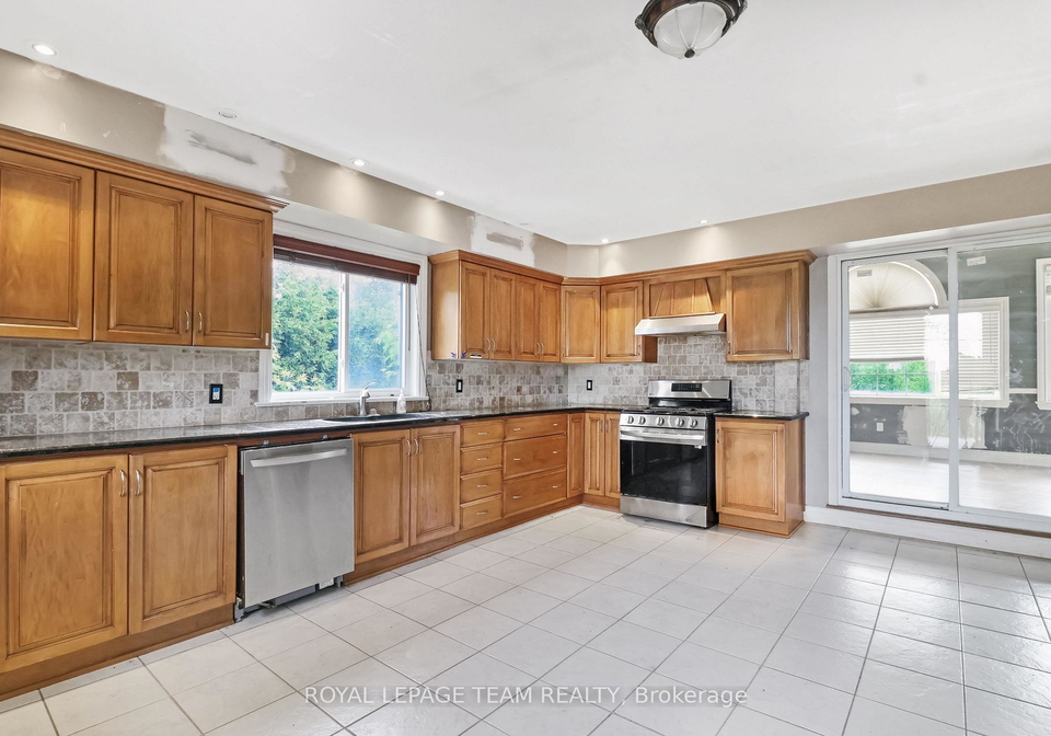 5742-bank-street-ottawa-ontario-x13420932