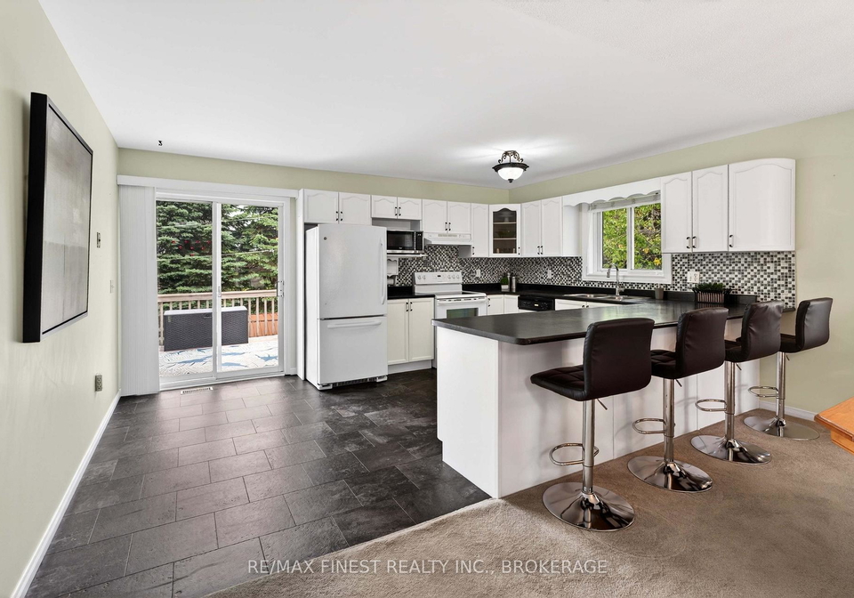 52-johnson-street-prince-edward-county-ontario-x13421126