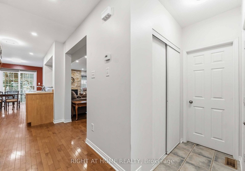52-fieldberry-private-ottawa-ontario-x13421390