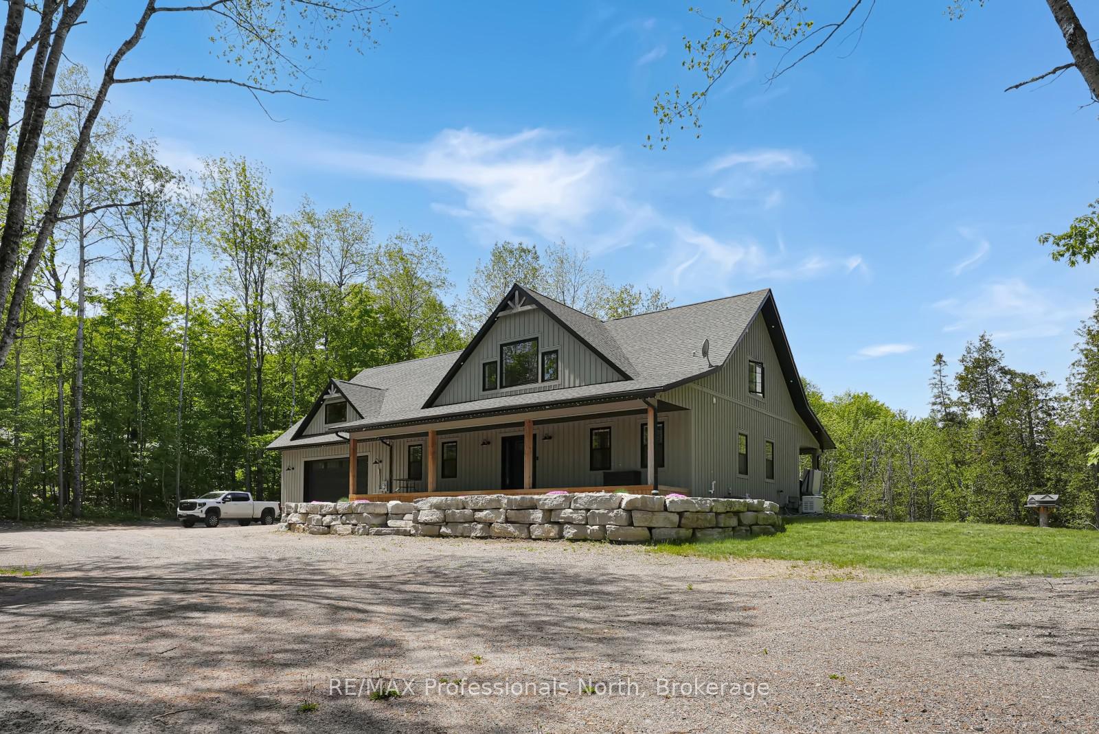 1677-hospitality-road-minden-hills-ontario-x13421548