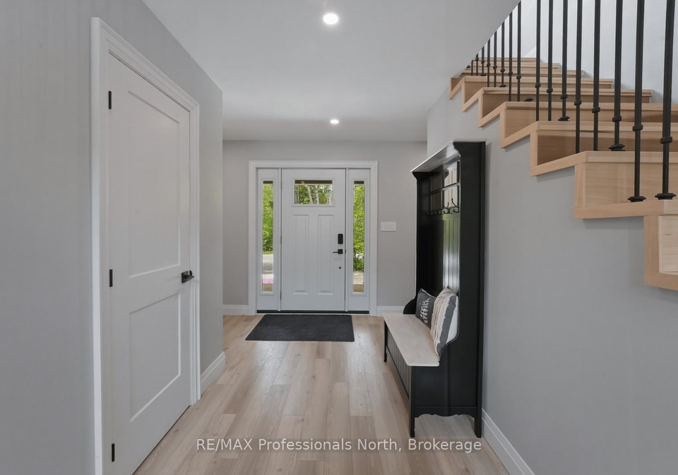 1677-hospitality-road-minden-hills-ontario-x13421548
