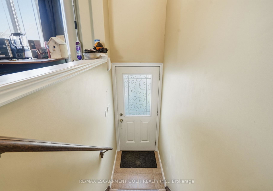 15-hemlock-way-grimsby-ontario-x13421660