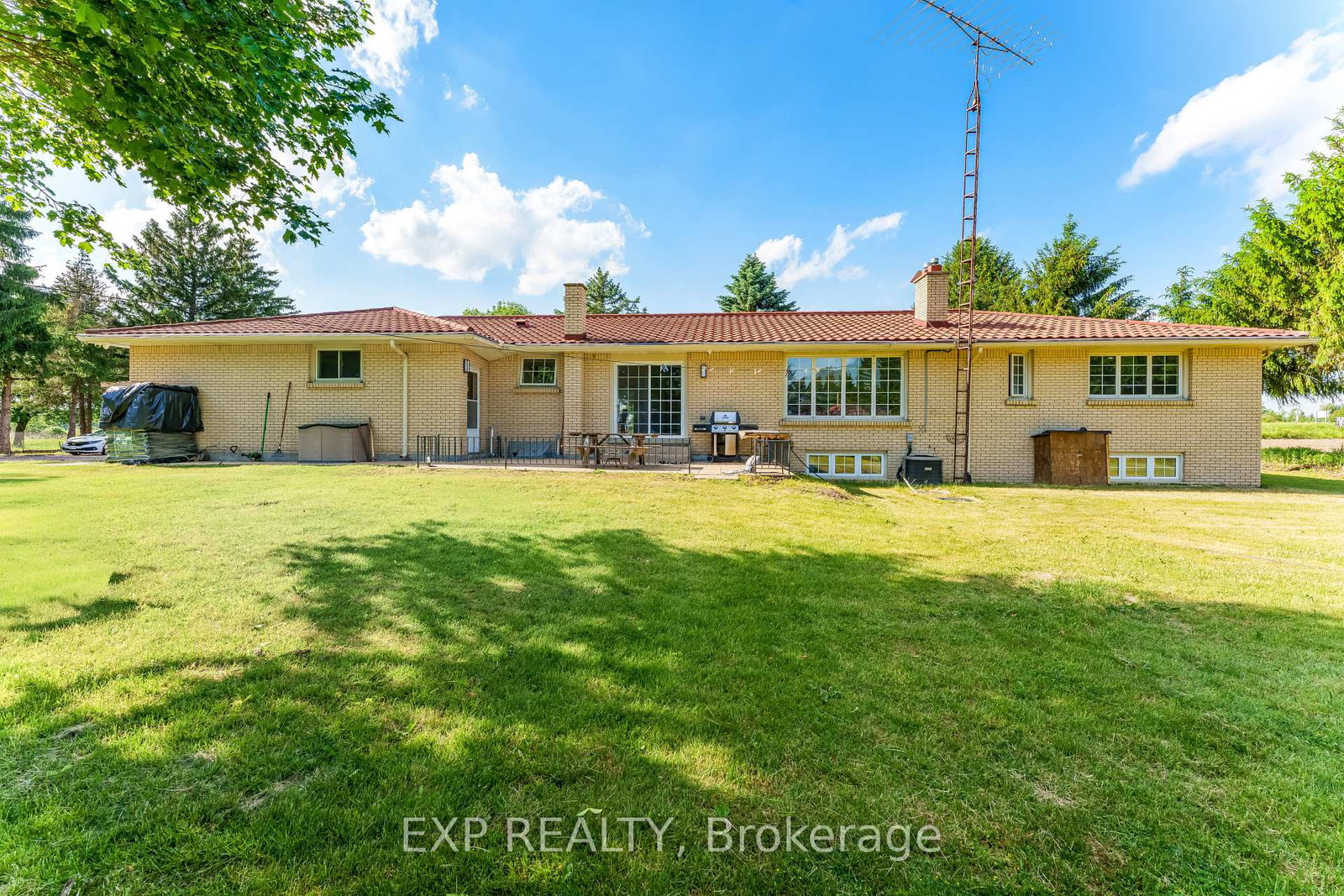 2047-hamilton-road-london-south-ontario-x13421694
