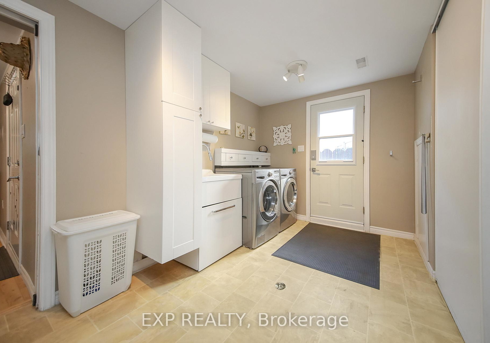 18-winlock-crescent-ottawa-ontario-x13421976
