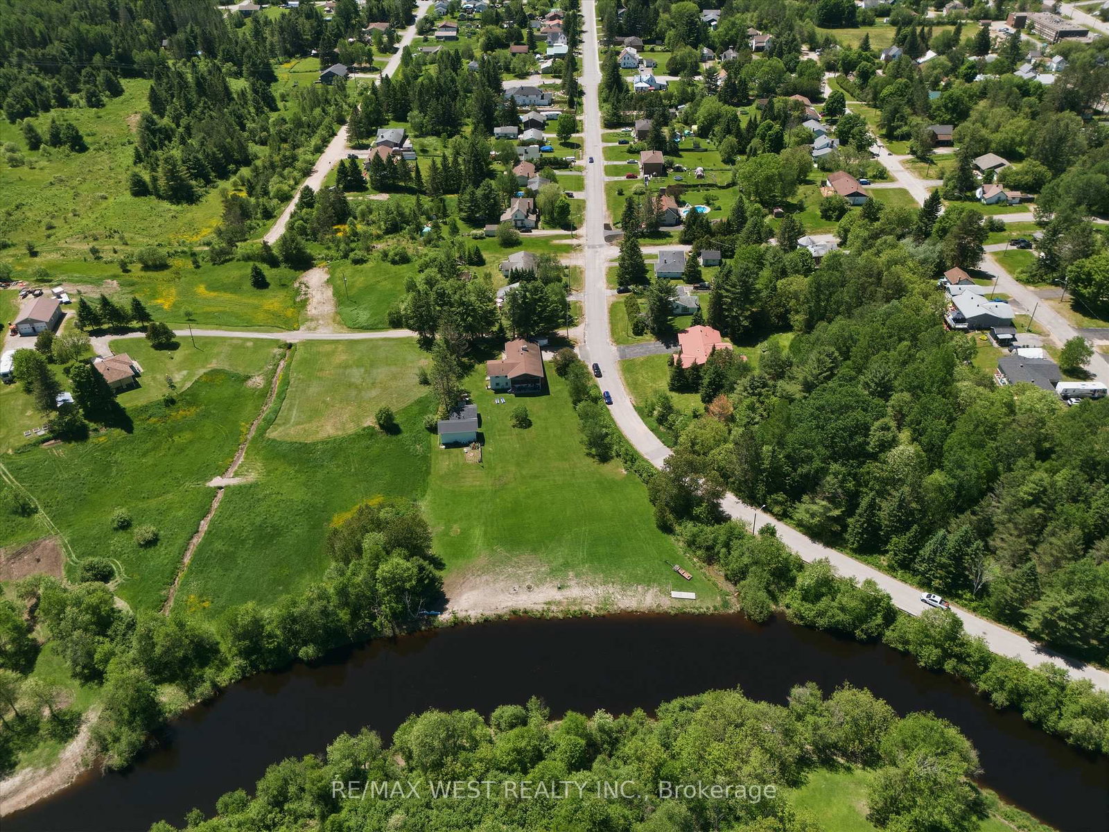 236-queen-street-burks-falls-ontario-x13422584