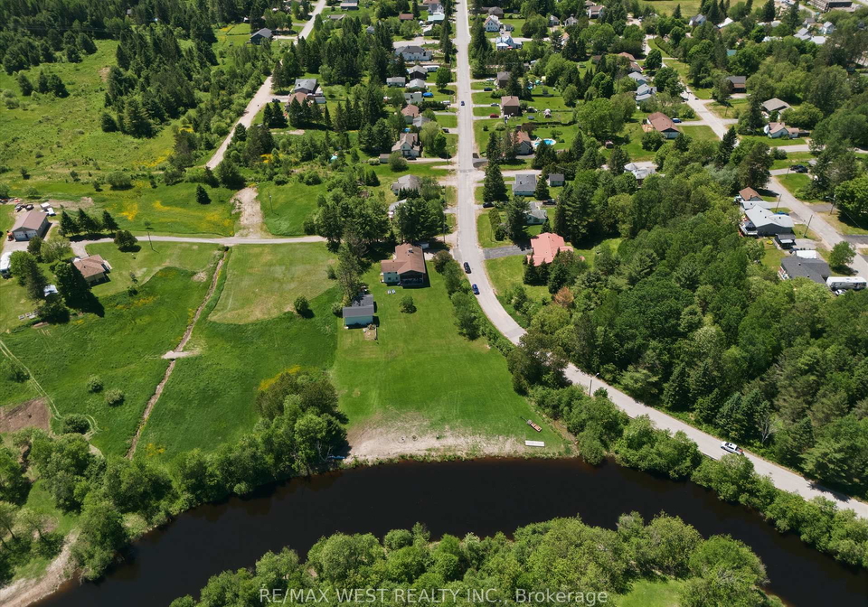 236-queen-street-burks-falls-ontario-x13422584