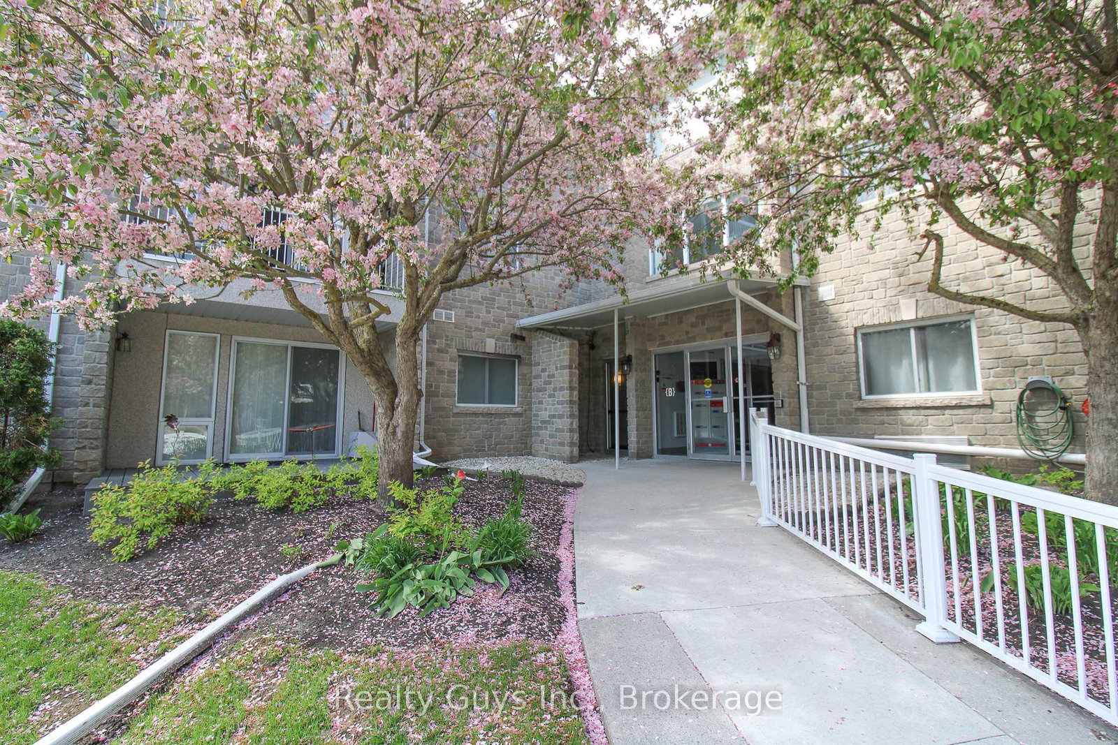 1099-clonsilla-avenue-peterborough-ontario-x13424948