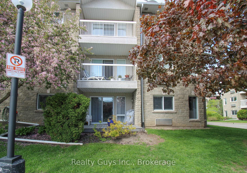 1099-clonsilla-avenue-peterborough-ontario-x13424948