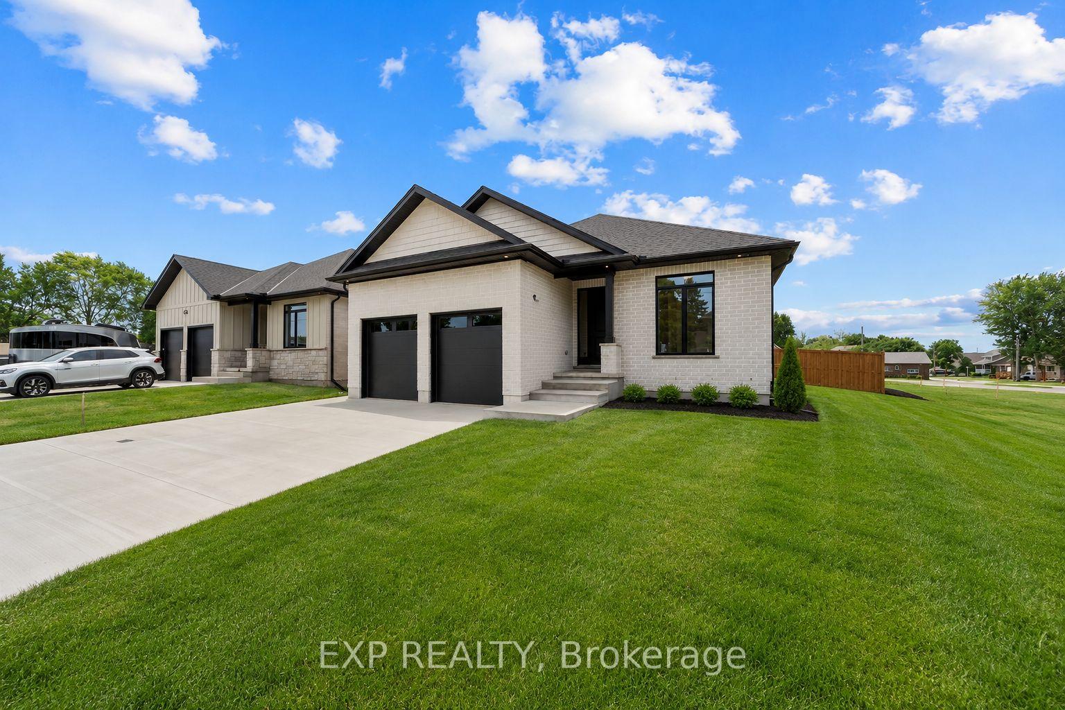 404-erie-street-warwick-ontario-x13425144
