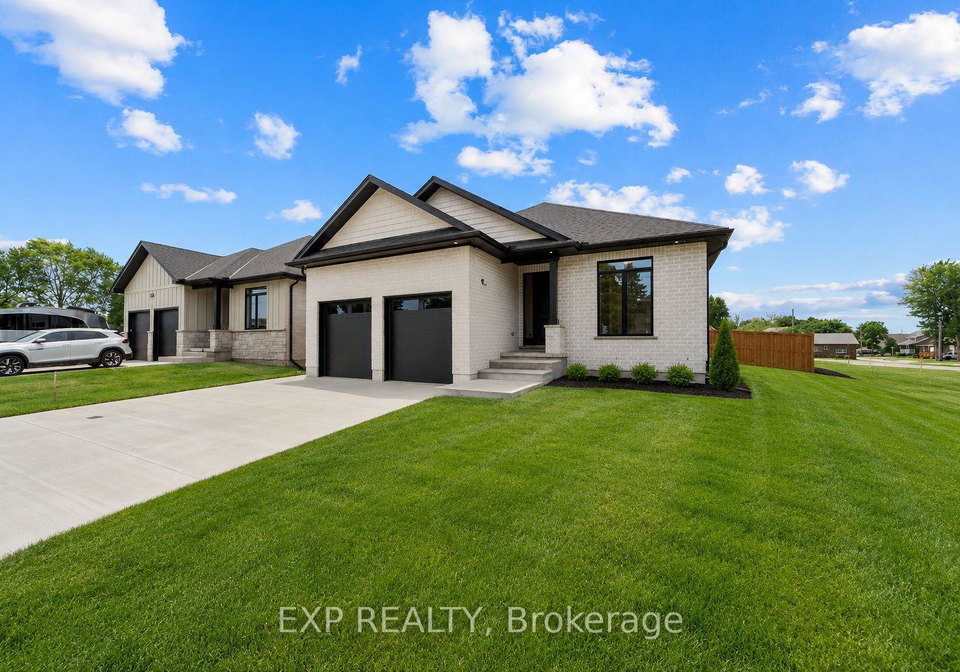 404-erie-street-warwick-ontario-x13425144