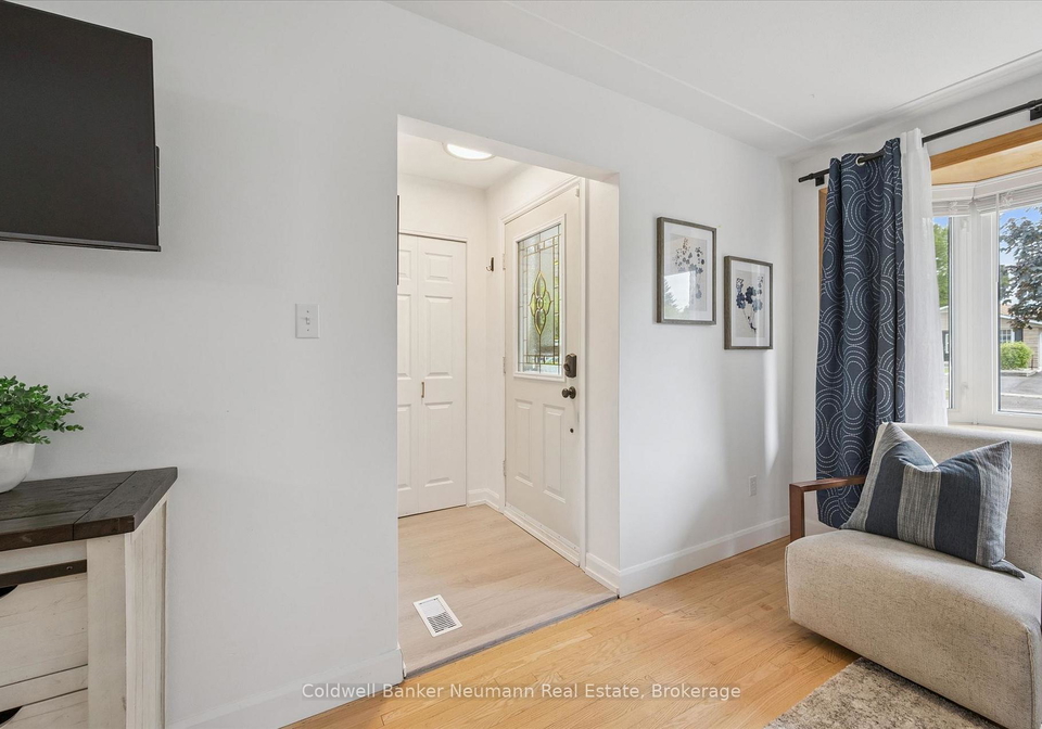 12-shea-crescent-kitchener-ontario-x13425186