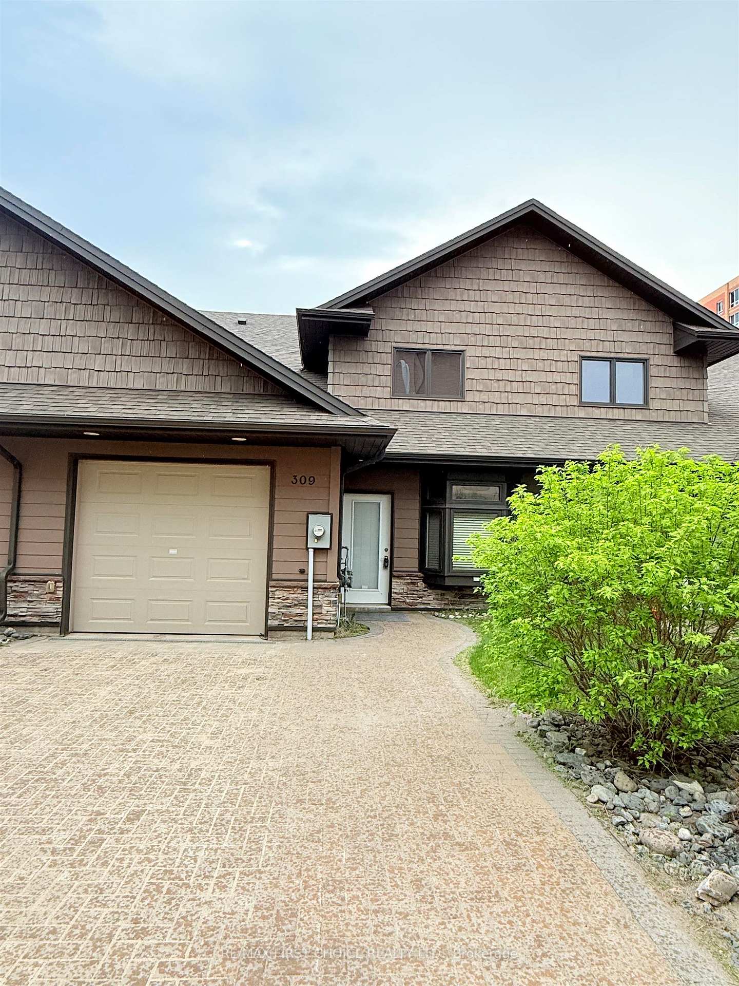 309-oasis-lane-thunder-bay-ontario-x13425402