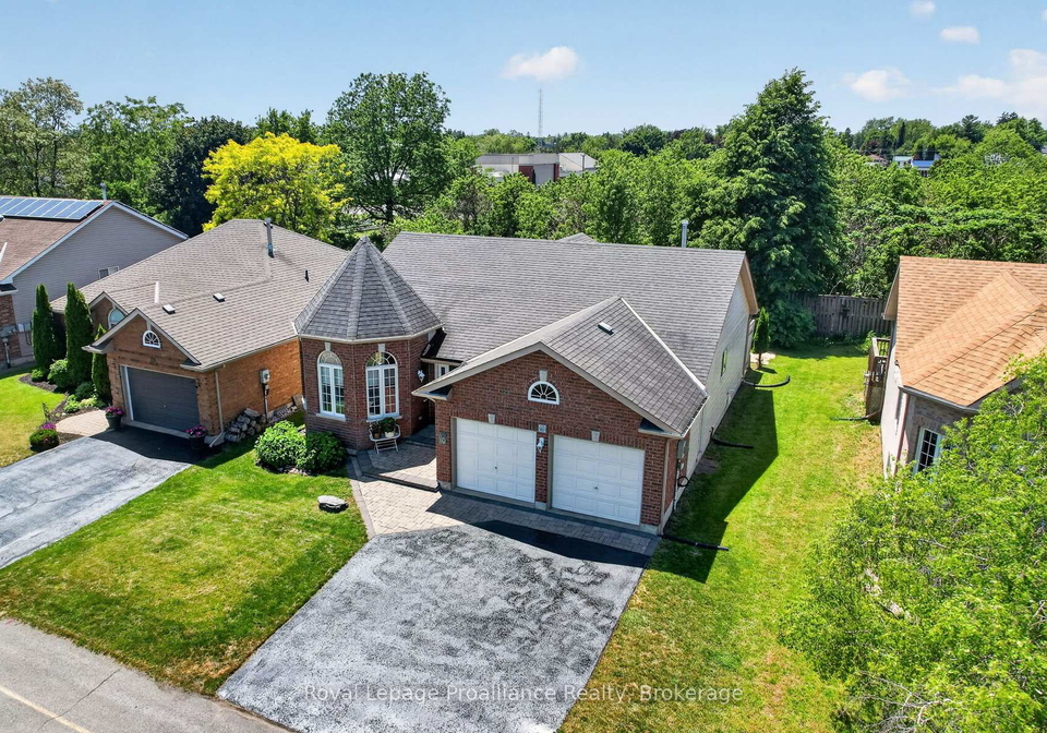 30-heartwood-drive-belleville-ontario-x13425406