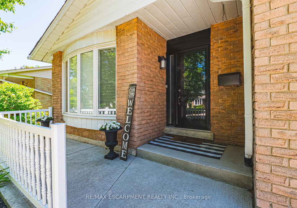 32-ainsworth-street-hamilton-ontario-x13425420