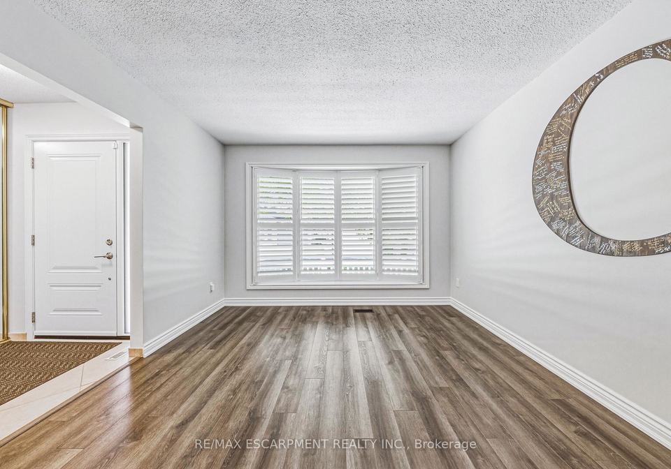 32-ainsworth-street-hamilton-ontario-x13425420