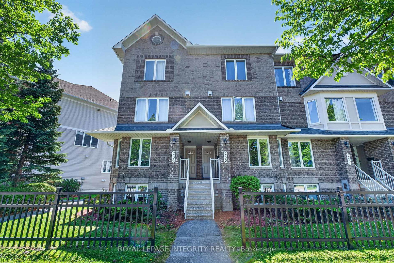 256-cresthaven-drive-ottawa-ontario-x13425486