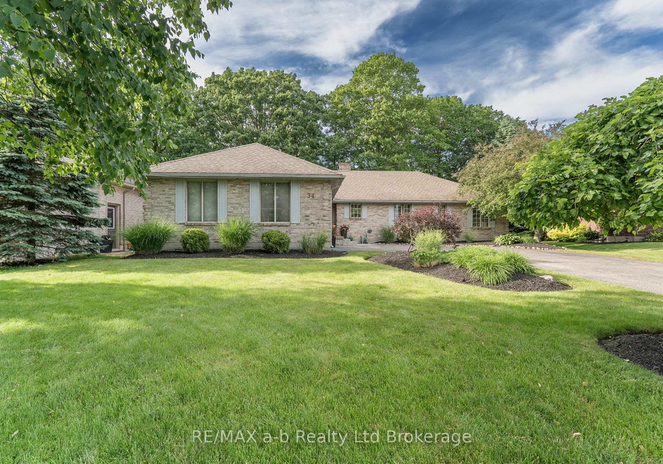 34-lorraine-avenue-tillsonburg-ontario-x13425656