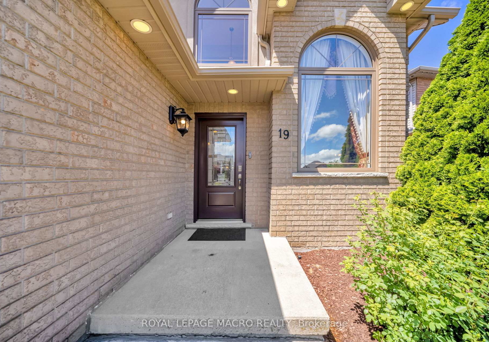 19-sonata-avenue-hamilton-ontario-x13425906