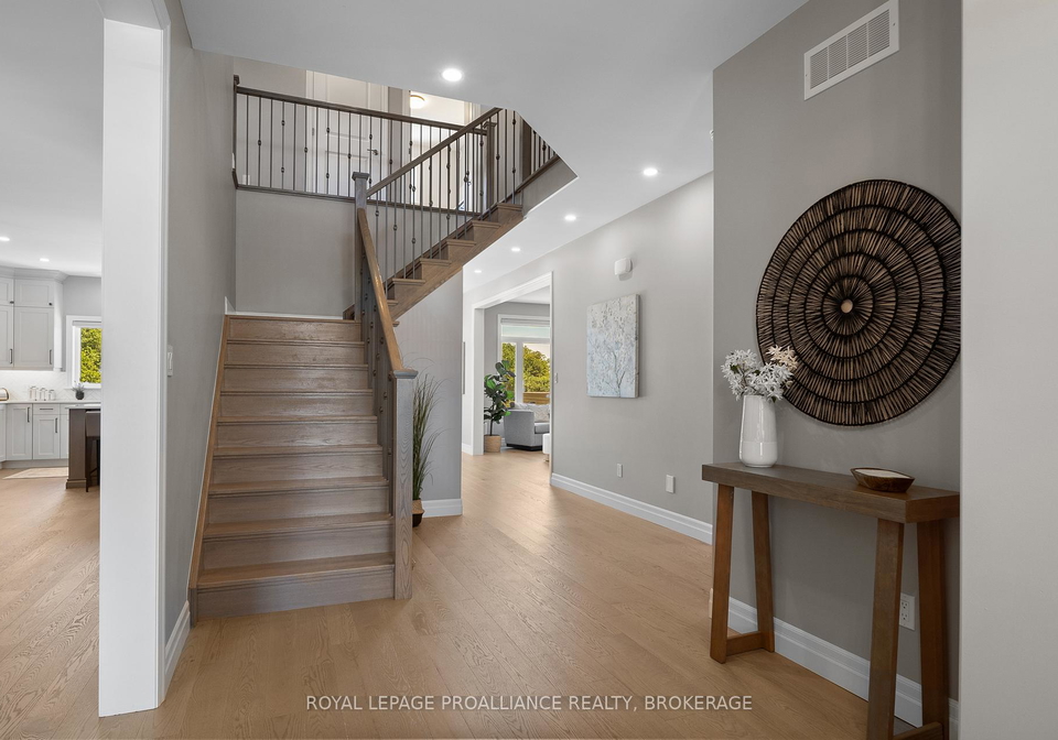 15-matthew-street-greater-napanee-ontario-x13426072