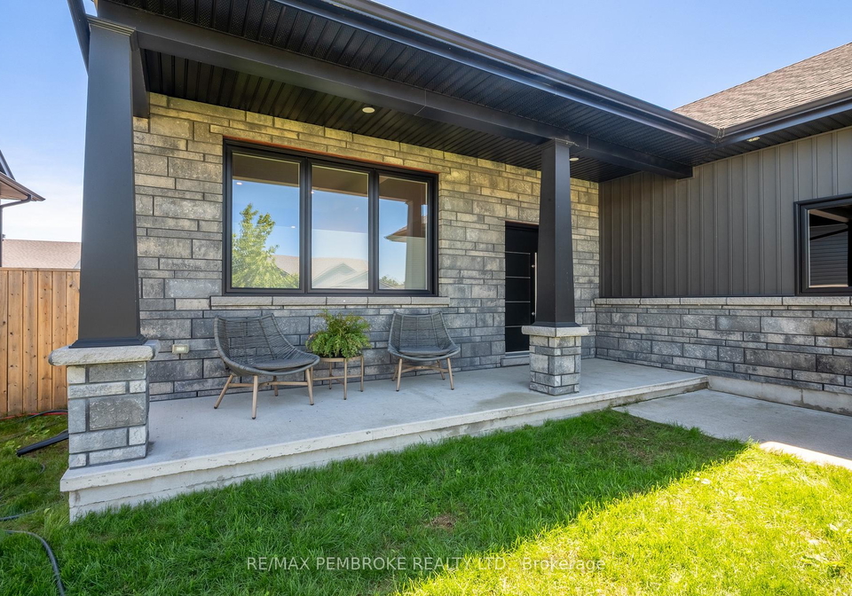 15-drew-street-petawawa-ontario-x13426152