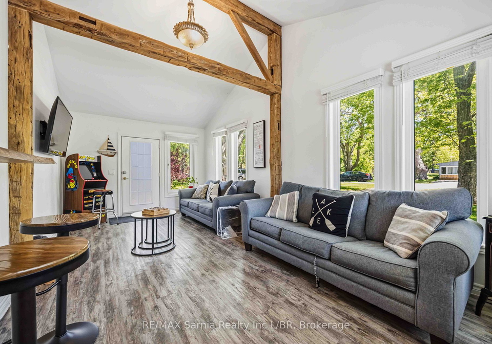 7801-ken-street-plympton-wyoming-ontario-x13426550