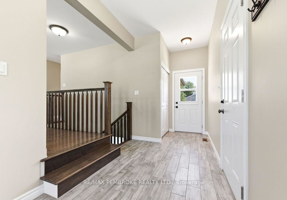74-oak-avenue-petawawa-ontario-x13427230