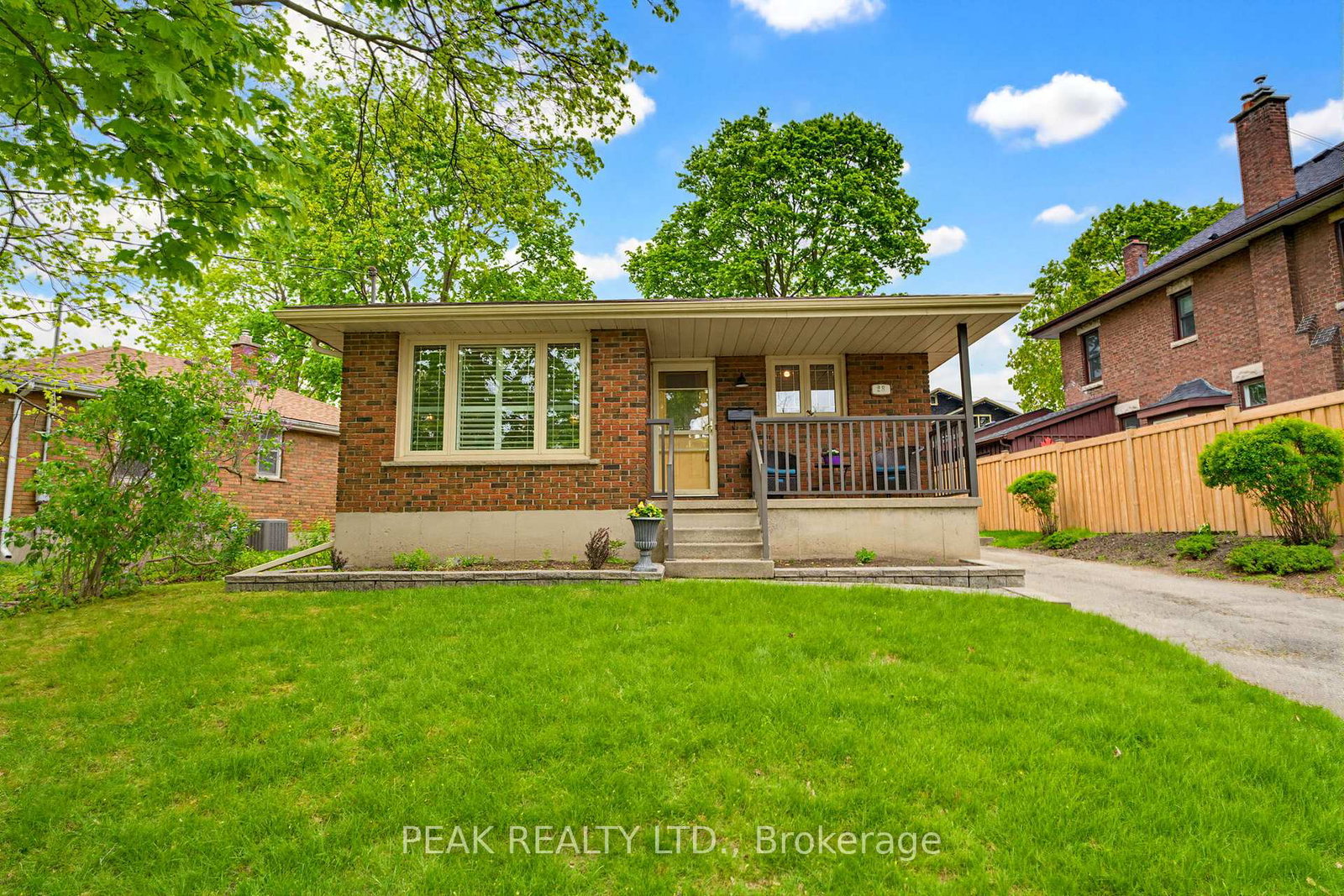 28-ridgewood-drive-brantford-ontario-x13427236