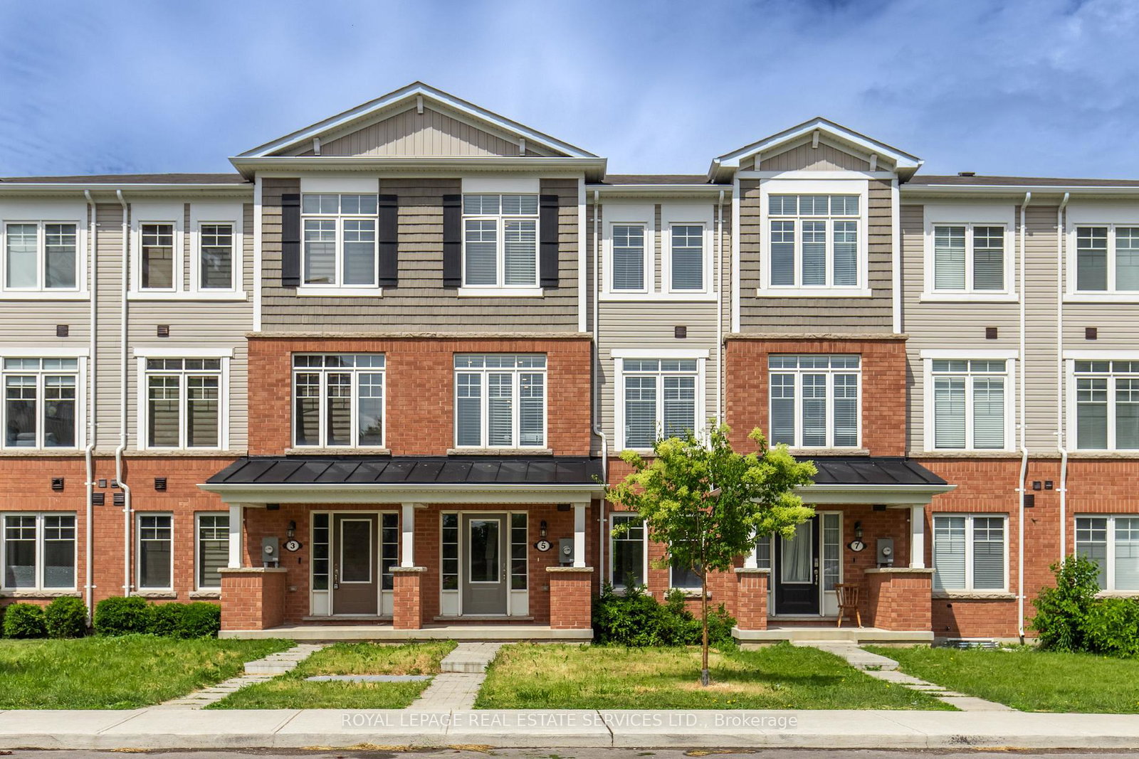 5-canoe-lane-hamilton-ontario-x13428198