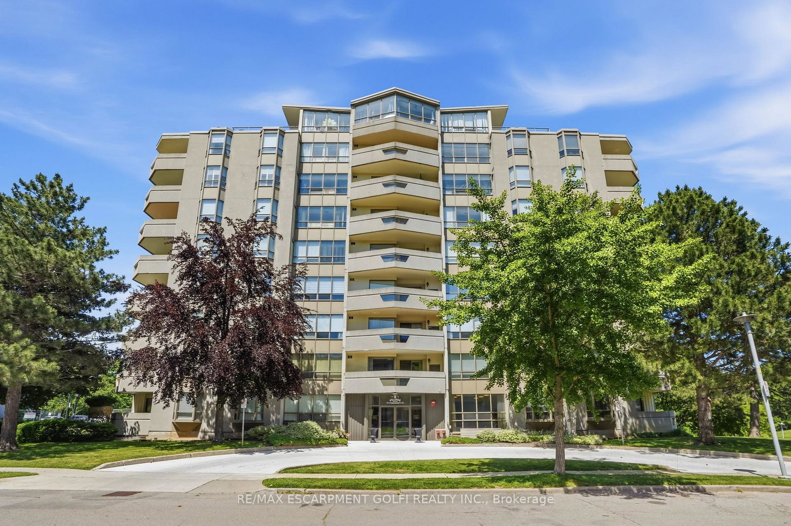 8-village-green-boulevard-hamilton-ontario-x13428348