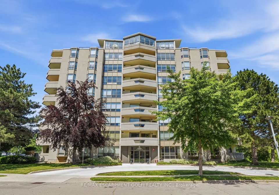 8-village-green-boulevard-hamilton-ontario-x13428348