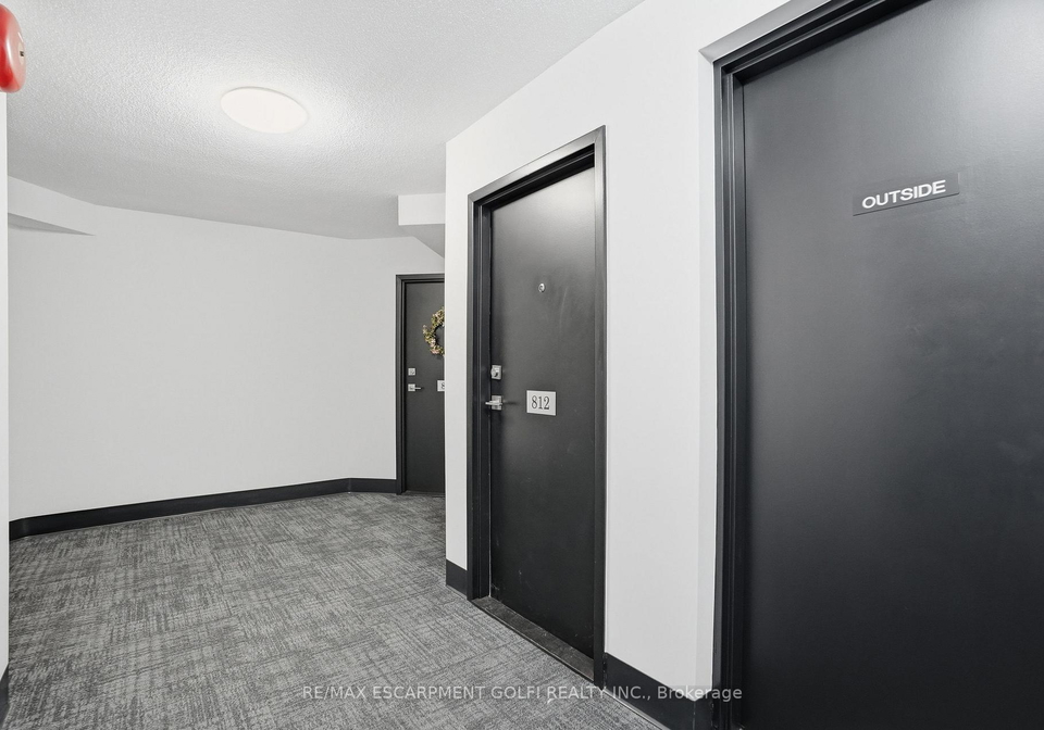 8-village-green-boulevard-hamilton-ontario-x13428348