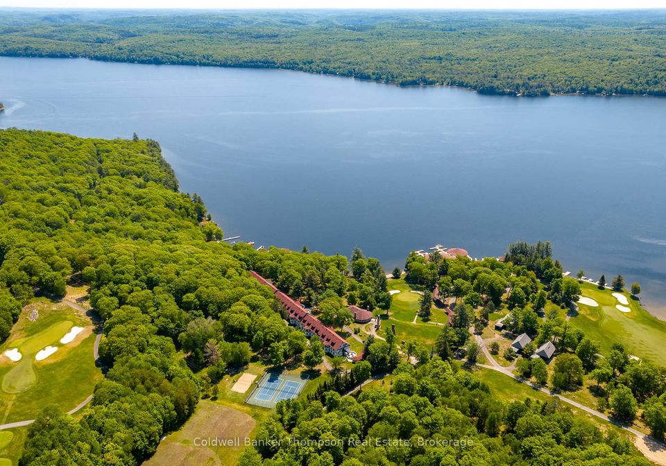 12-bigwin-island-lake-of-bays-ontario-x13428812