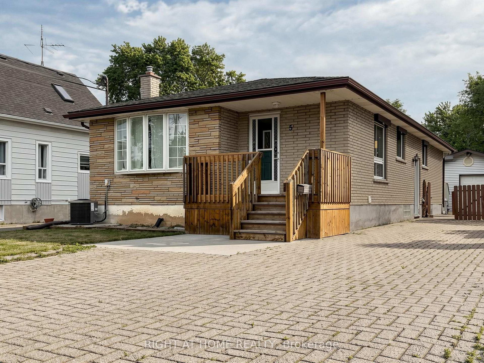 5-dundonald-street-st-catharines-ontario-x13428822