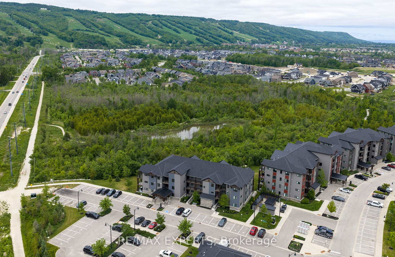 12-beausoleil-lane-blue-mountains-ontario-x13428856