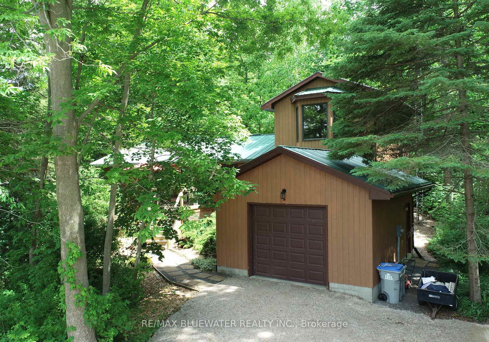 5449-lake-valley-grove-road-lambton-shores-ontario-x13429050
