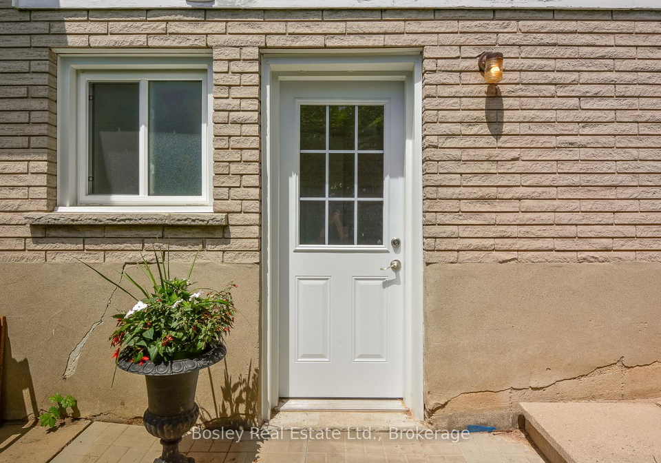 5-algoma-drive-guelph-ontario-x13429482