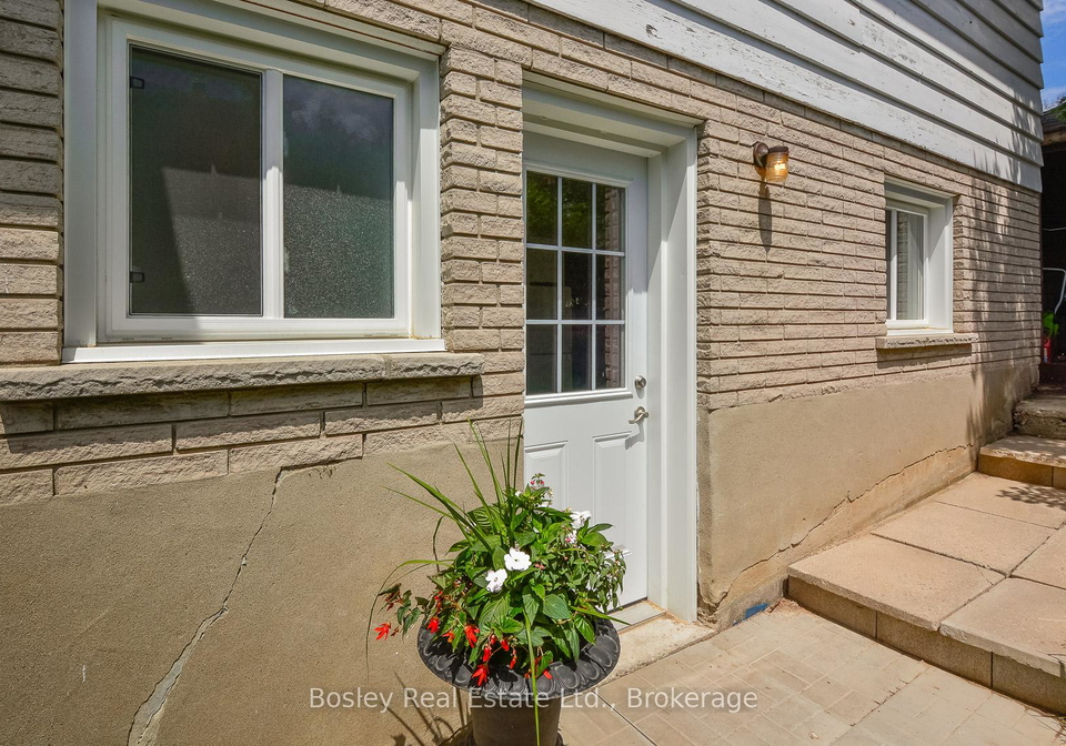 5-algoma-drive-guelph-ontario-x13429482