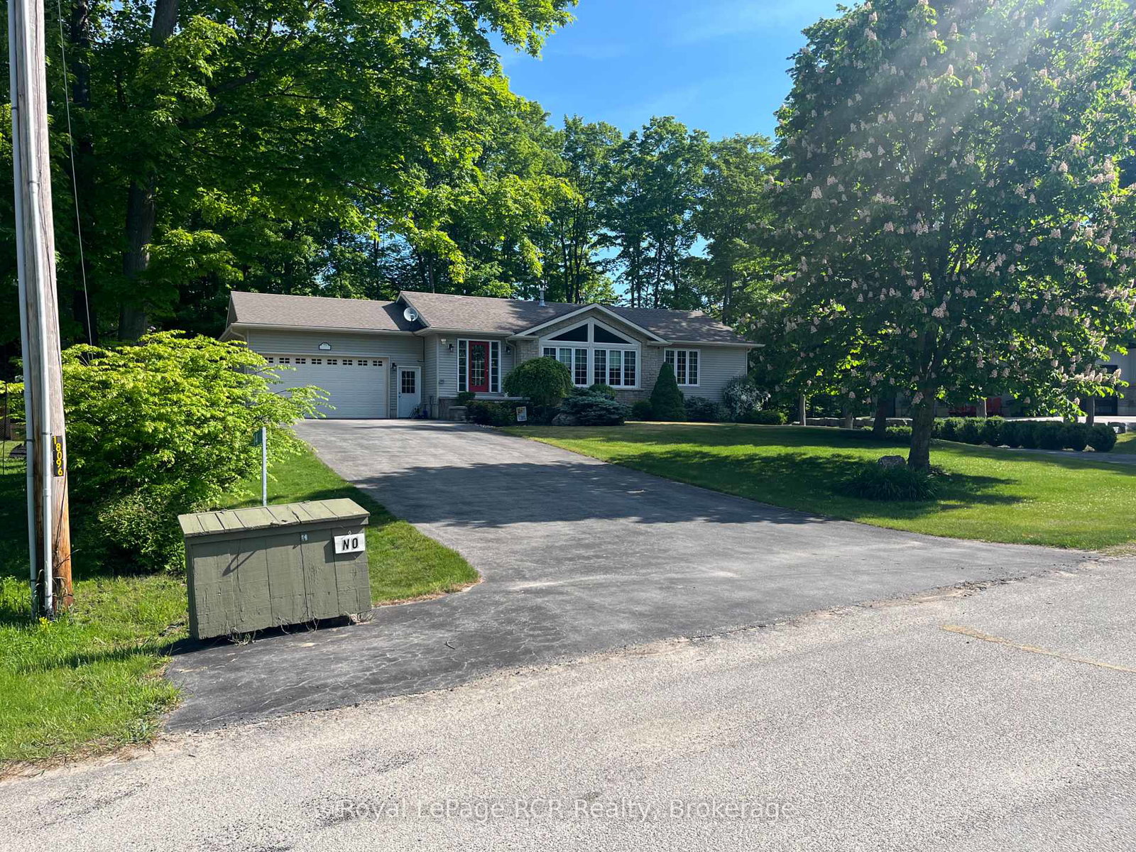14-frederick-street-south-bruce-peninsula-ontario-x13429800