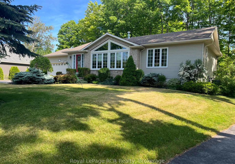 14-frederick-street-south-bruce-peninsula-ontario-x13429800