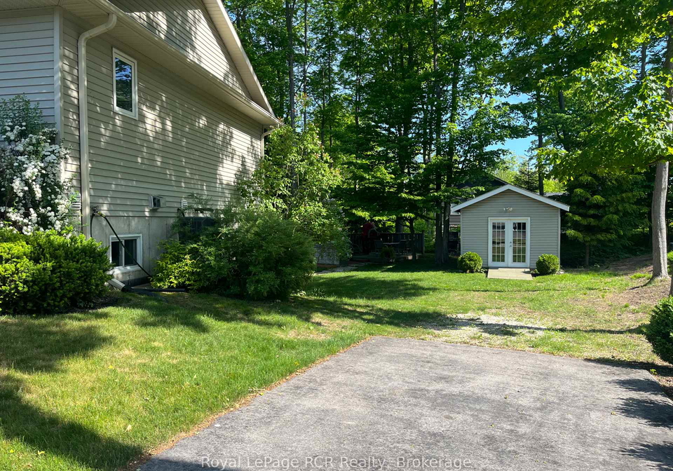 14-frederick-street-south-bruce-peninsula-ontario-x13429800